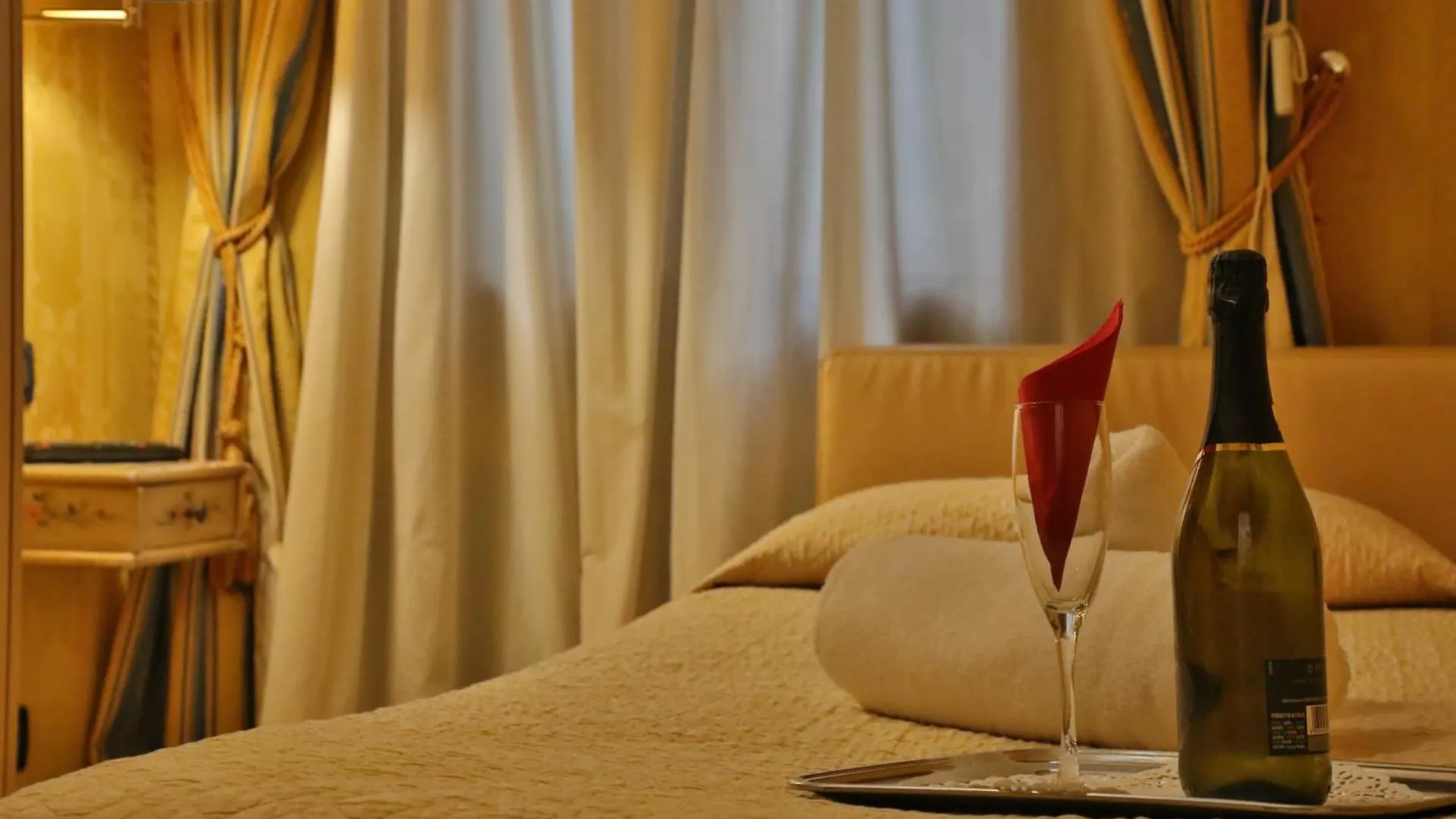 Hotel Noemi Venice Italy